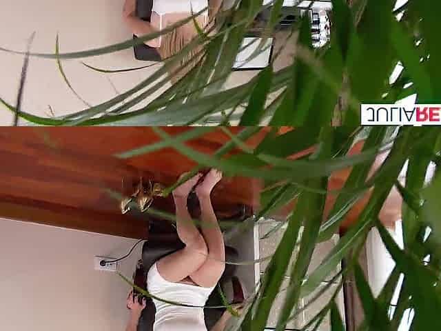 Hot beauty massages dong with foot to a spunk fountain