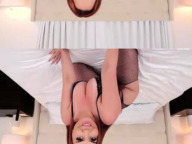 Lovely Hottie Receives Amazing DP