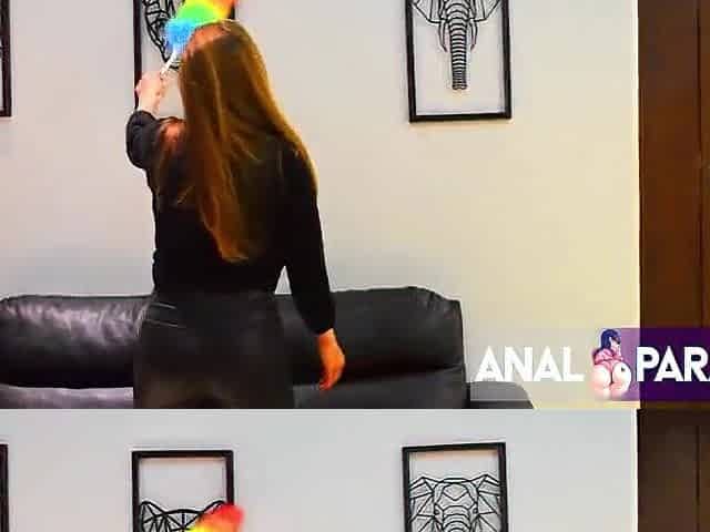 HANNAH MILLER LETS HER STEPSON'S MASSEUR MOST EXCELLENT ALLY BANG HER IN THE BUTT.