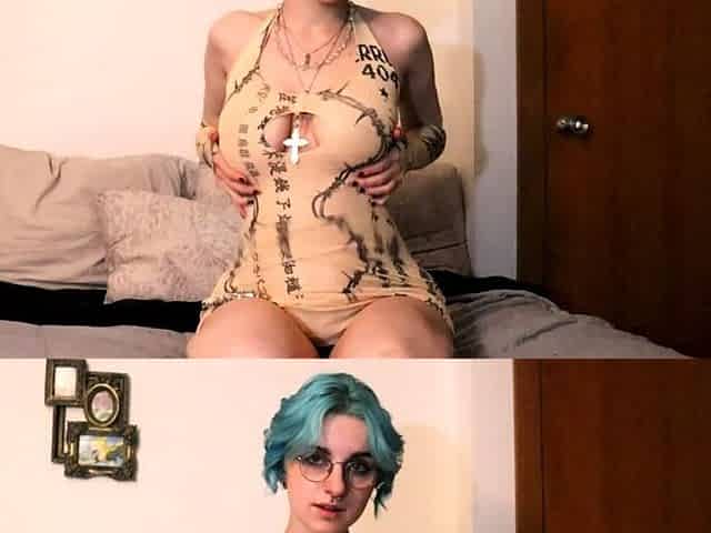Amateur Webcam Teen Flashes Masturbates