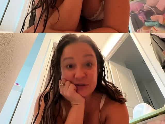 Big boobs milf masturbates with her dildo
