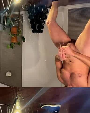 Flooding my music studio with urinate/squirt/cum