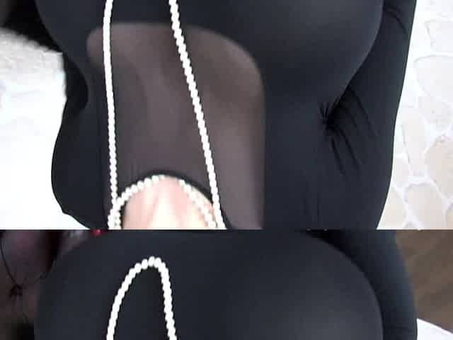 Big boob brunette masturbates on webcam