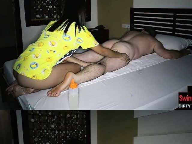 Amazing ass Thai cutie gives her client a very hot massage