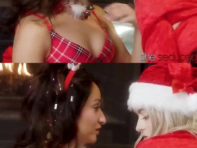 Christmas sex with tiny Jill Kassidy and Isabella Worthwhile