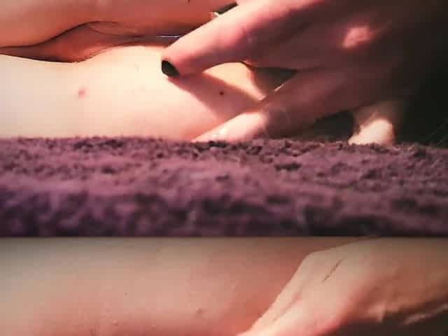 Playing with my butt untill I cum!!