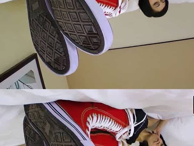 Petite Bailey Paige Uses Her Sweaty Feet To Foot Job PhillyJhon!