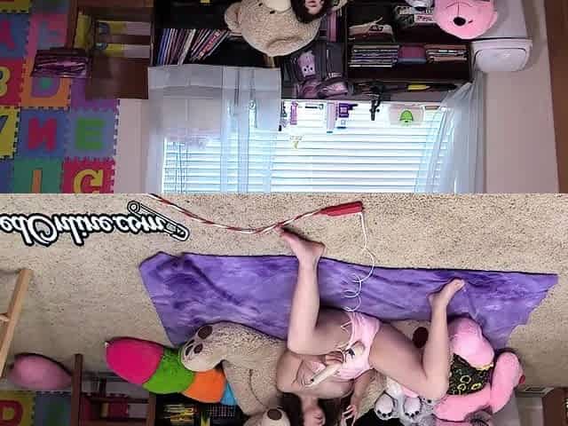 Stephanie: Masturbates Reading ABDL Story