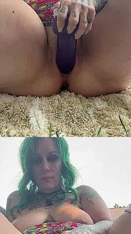Banging my snatch with a sex toy and squirting outside