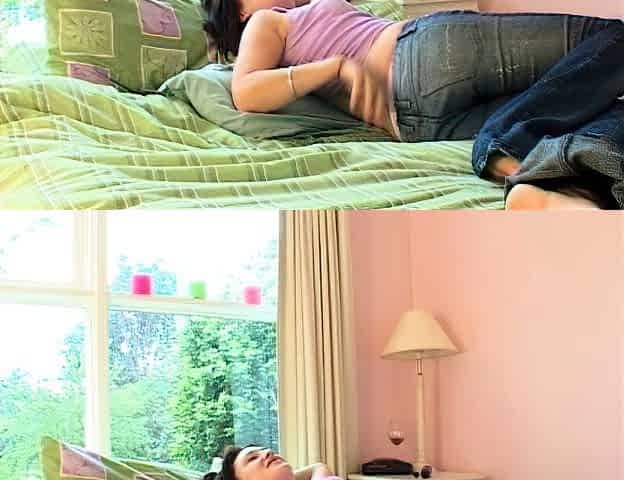 Cute blonde amateur webcam teen masturbating