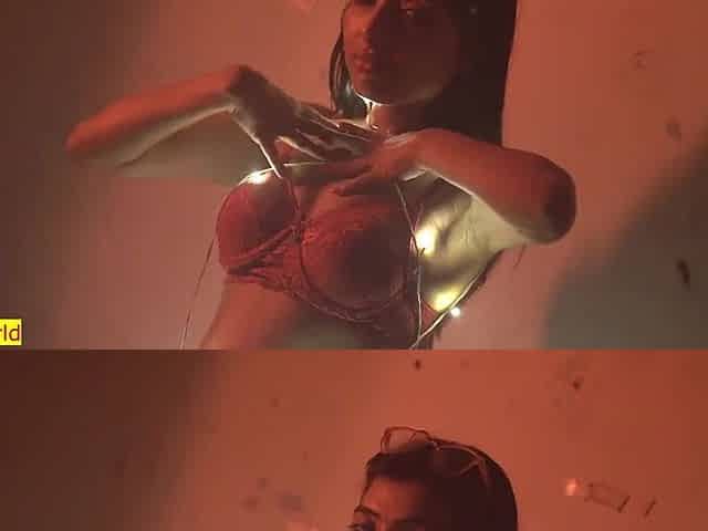 Indian teen gets creamy facial