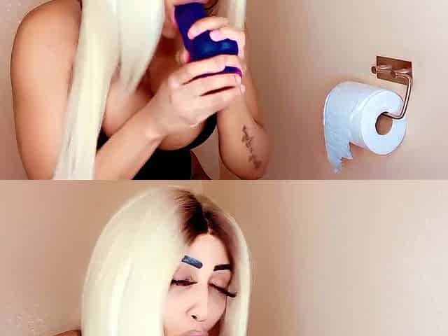 Giving head bouncing on vibrator in baths