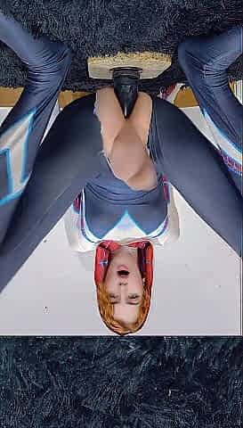 Redhead cumming handsfree