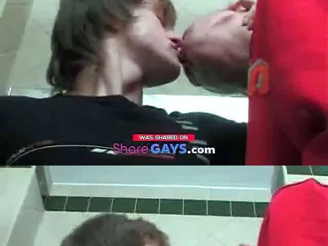 Bareback Amateur Takes on Big Cock Twink