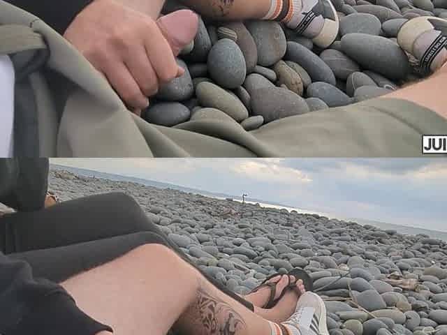 Public Sex - On The Beach (juicylousie)