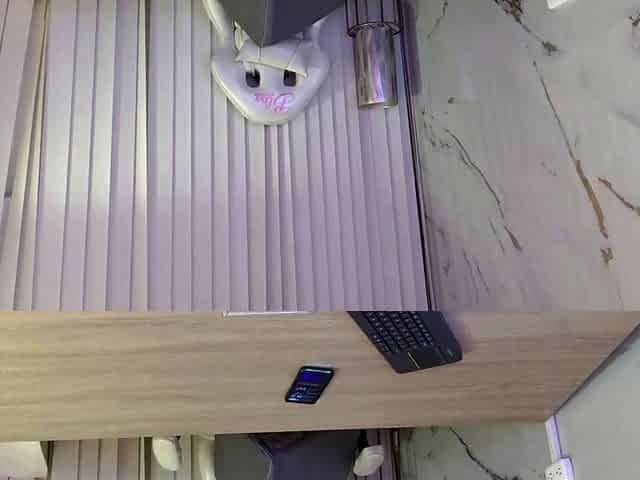 Masturbating Sexy Webcam Babe Big Boobs Webcam Solo
