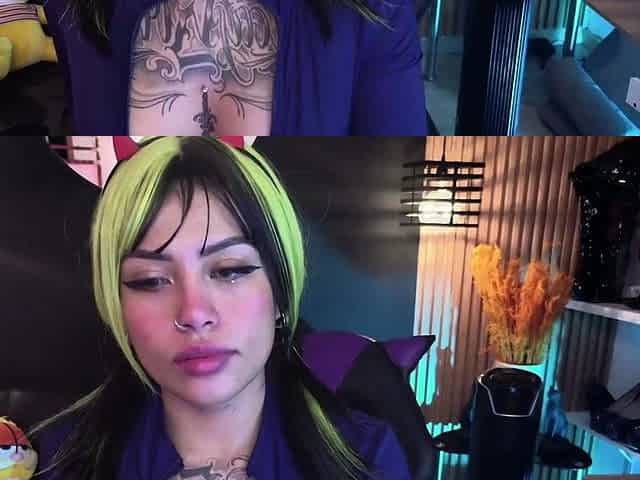 Amateur webcam girl masturbate big dildo