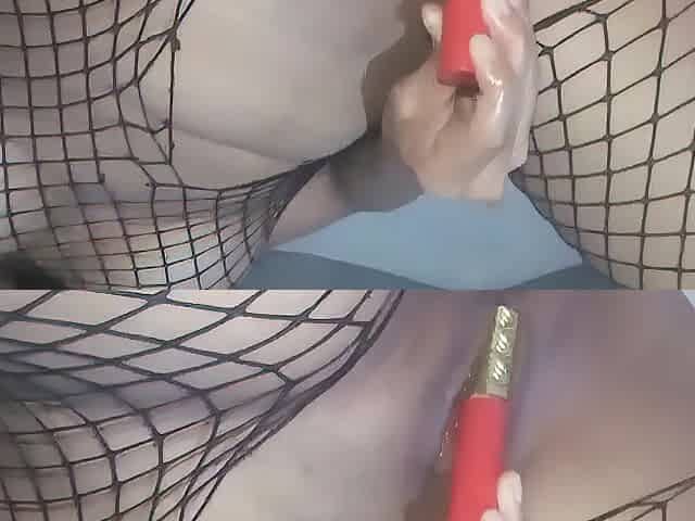 MASTURBANDING AND BANGING ME WITH SEXTOY IN MY RICH BOOTY AND IN MY CUNT