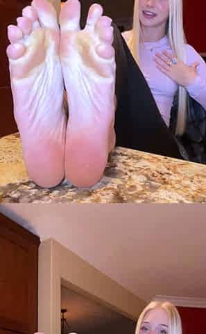 Hawt Blonde milf in foot Fetish tube scene