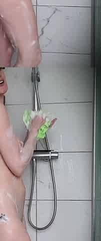 Big boobs webcam slut toys her asshole