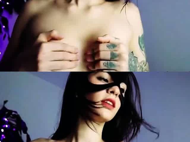 Cosplay Batgirl Squirts on Webcam