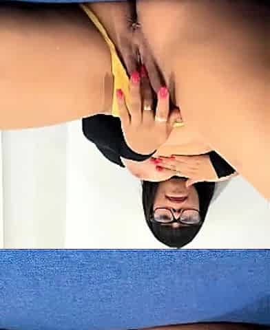 E - (Ffc) Latin Roberta Franco Fingers Her Pussy Homemade