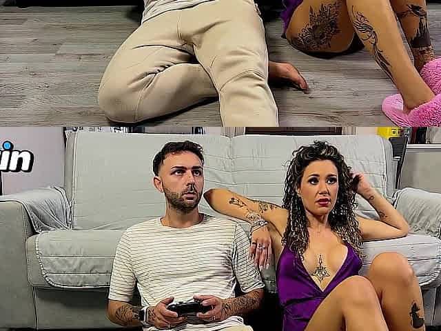 sorellastra si fa scopare dal fratellastro nerd dopo aver vinto alla playstation