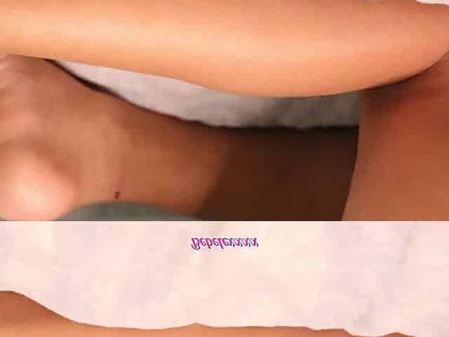 oiled butt woth vobrator willing for banging