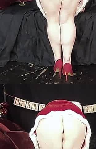 Behind the Scenes of Mrs Claus Gets Naughty Photoshoot