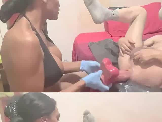 Michelly Rummage in the Butt