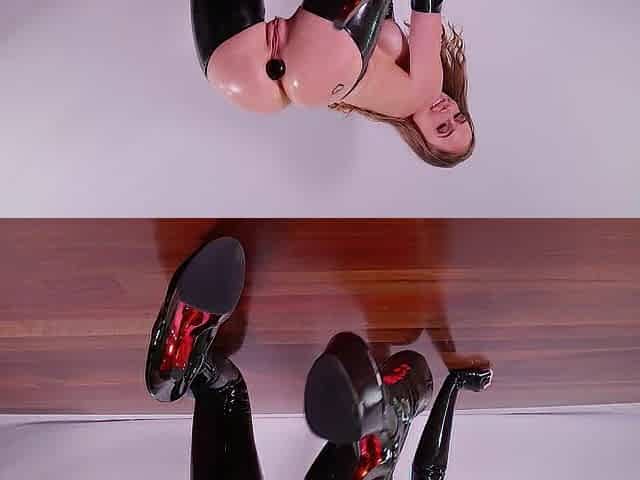 Latex Fisting & Cum Filled Booty