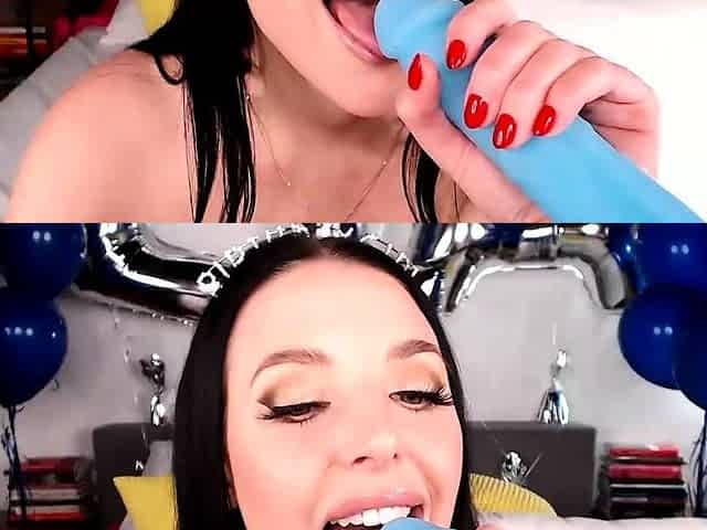 Big boob brunette masturbates on webcam