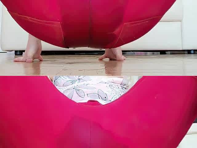 That babe Wetting her Jeans with her large labia lips cunt and large booty