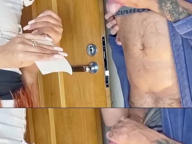 Dirty Oldman In Received A Delivery Girl With A Hard-on And Ended Up Fucking The Slut!