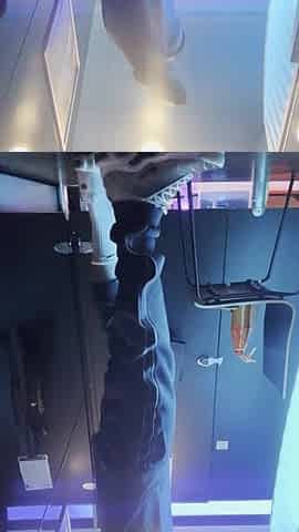CHAV HUNK HAS A JACK OFF IN SUNBED SHOP????