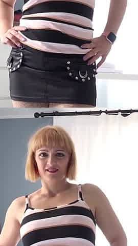 Step mom Mary caught stepson masturbate and help with blowjob to finish him