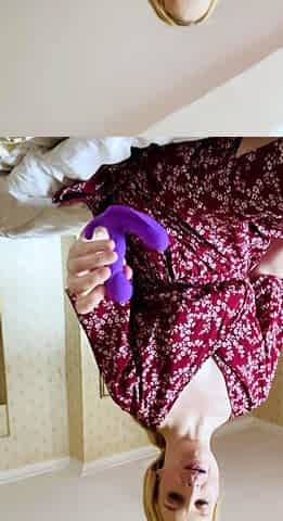 Amateur MILF fucked finger toy orgasms cumshot on pussy
