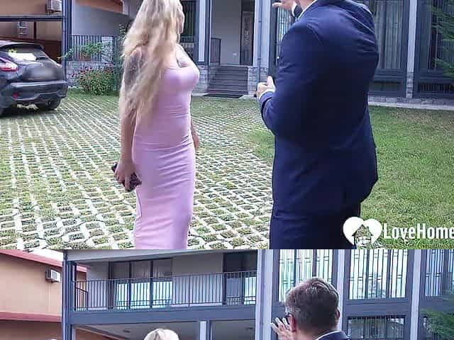 Real estate agent feasts on my soaked vagina