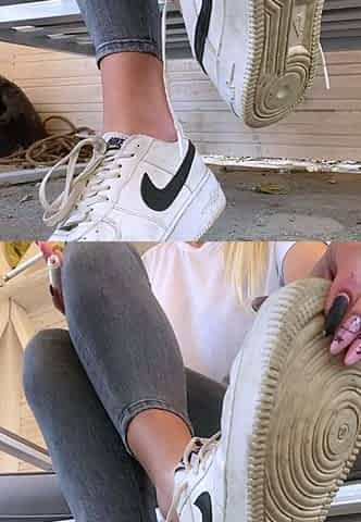 Hot blonde has a kinky foot fetish