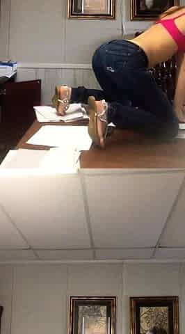 Cute amateur webcam teen girl toying pussy on webcam