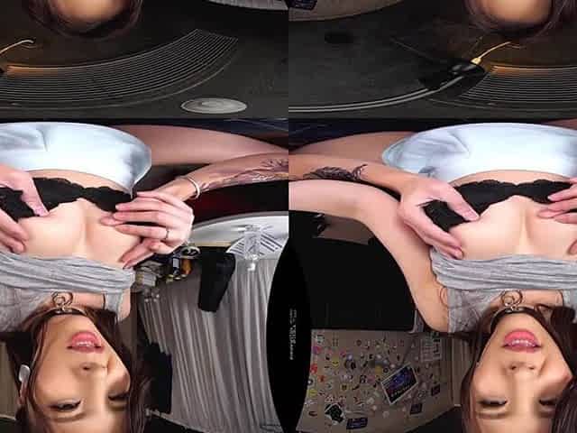 Japanese beauty explores virtual passion through intense immersive sensual scenes