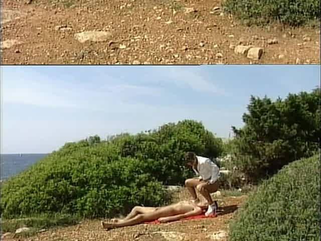 MILF Have Hard Sex Infront of the Beach