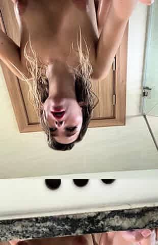 fucked a cute beauty with a small hole in the shower