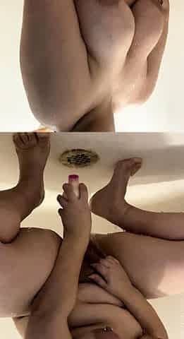 Big boobs milf masturbates with her dildo