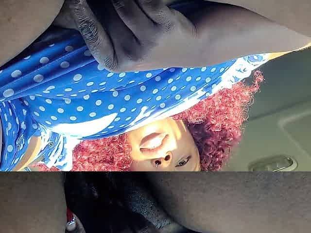 Thick Black mother i'd like to fuck public snatch play in parking lot