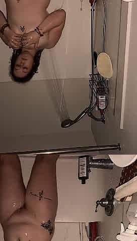PAWG puts on a shower show! (Twerking, trickling, and greater quantity)