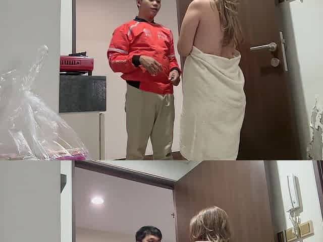 I Screw the Food Delivery Man and Make Satisfy Him