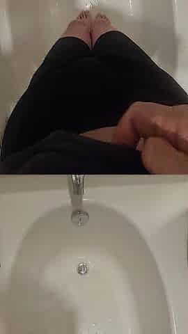 Quick late night self pee