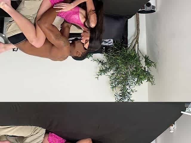 Isiah Maxwell lays Life changing BBC on Natural Baddie Aria Sloane