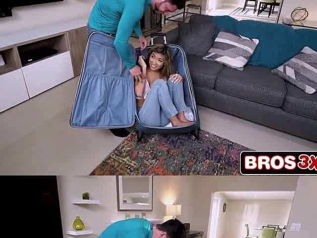 Petite Oriental Teen Pops Without Suitcase for a Hardcore Welcome